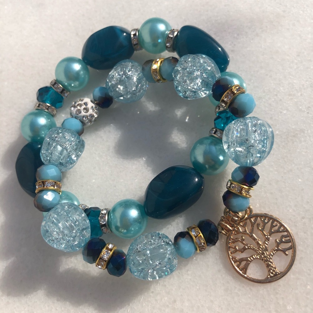 Beautiful lightweight blue beaded bracelets.  Fun and pretty bracelets. - Picture 5 of 9